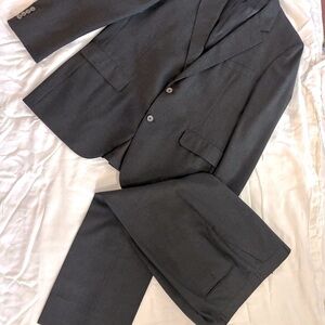 Classic custom tailored charcoal Men's Suit